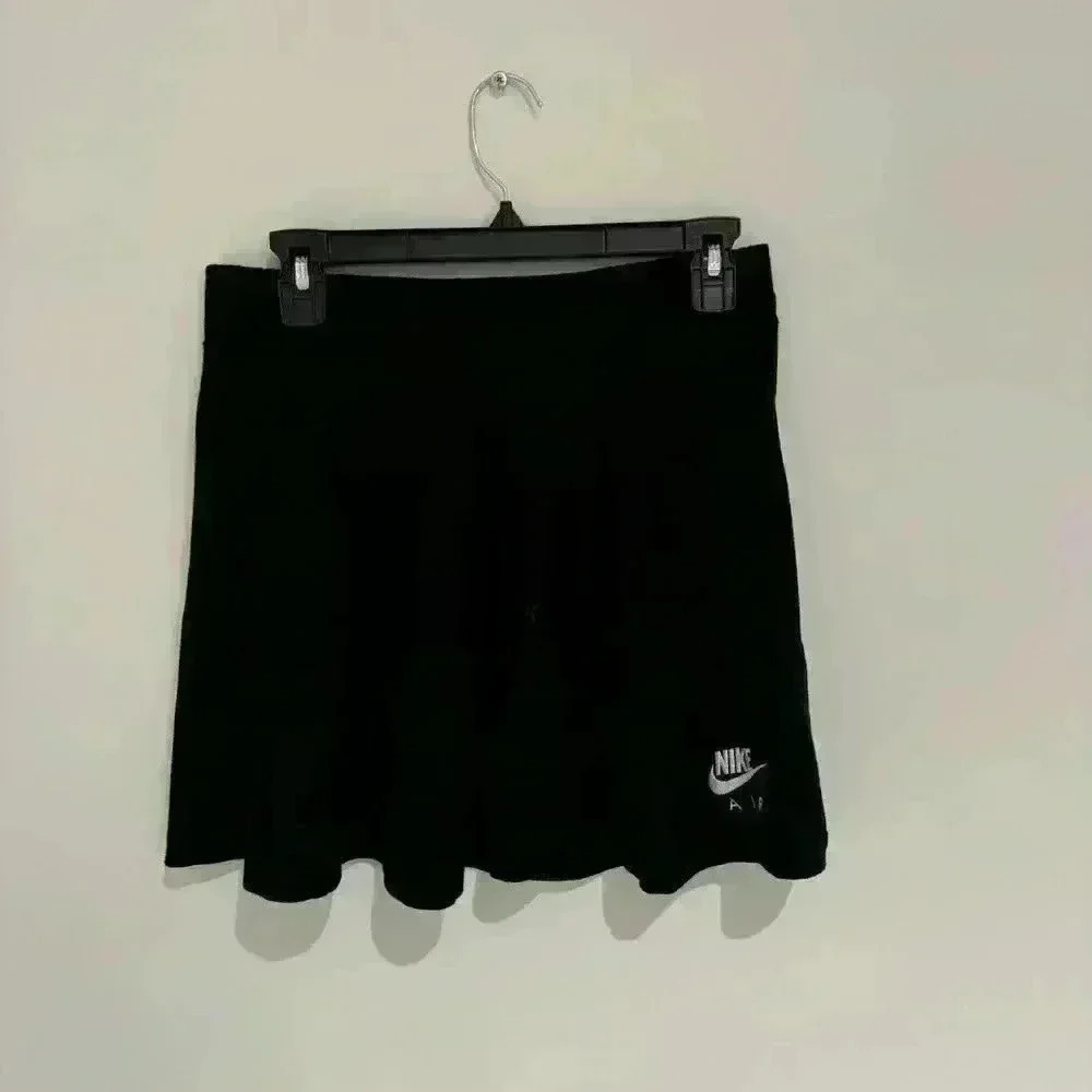 Nike Air Black Skirt Size Medium Like New